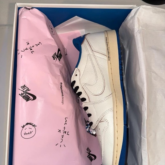 Travis Scott Jordan 1